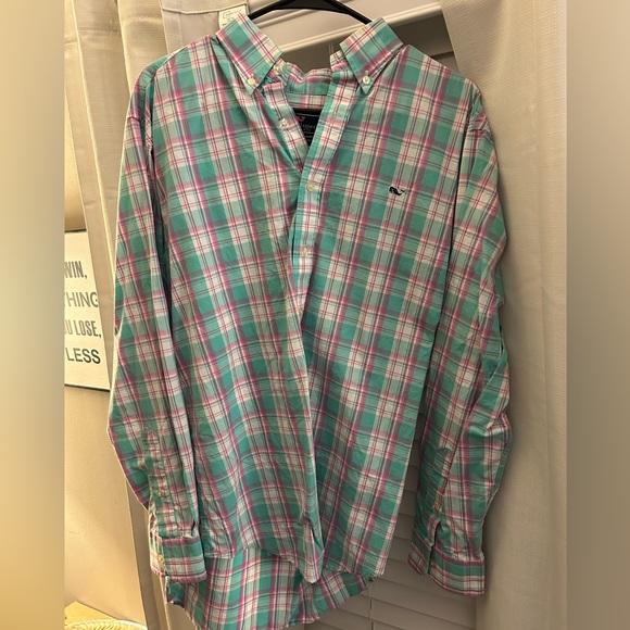 Vineyard Vines Button-Up - Picture 1 of 2